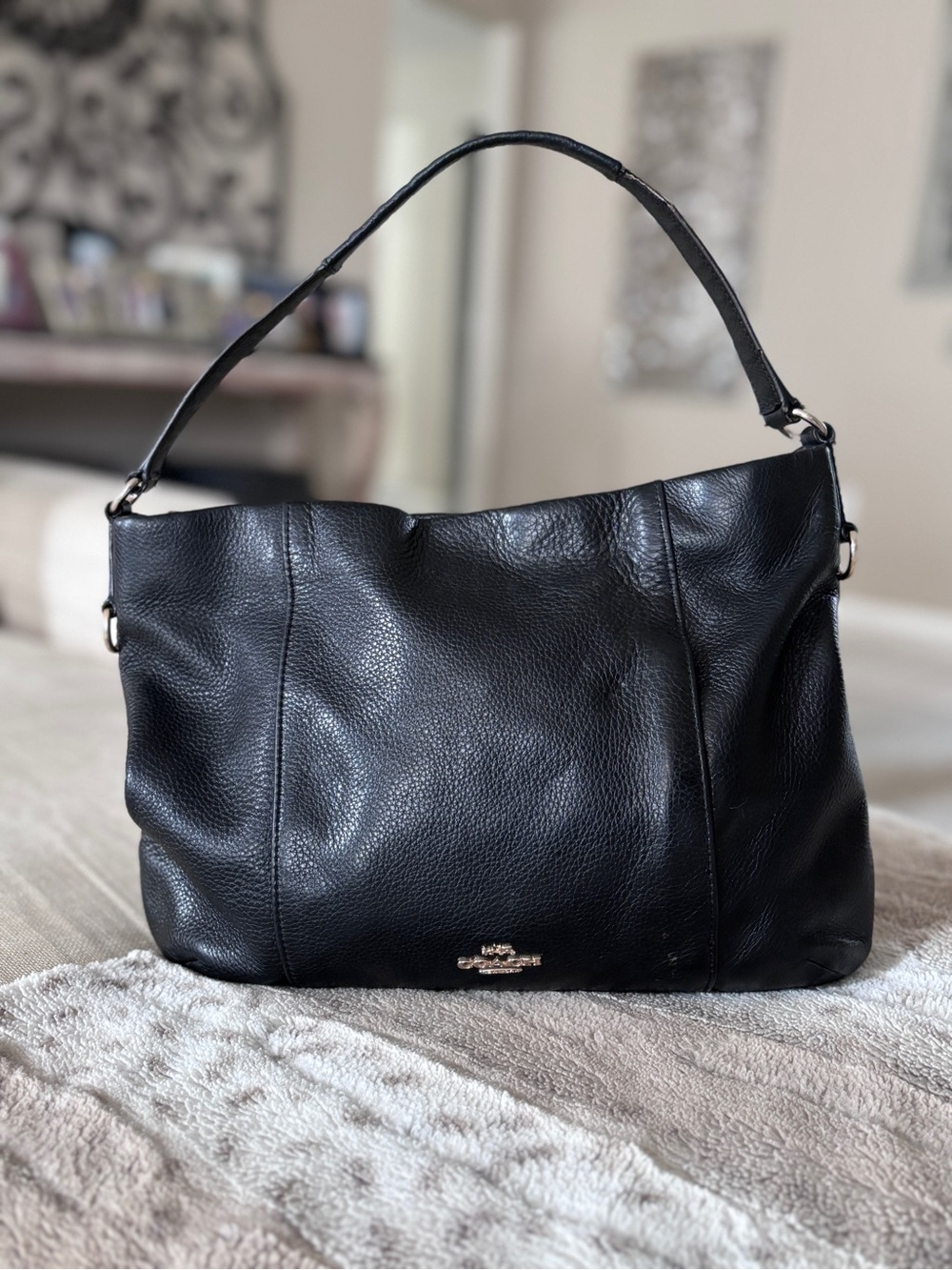 Coach East West Isabelle Black Leather Hobo Hand Shoulder Bag‎